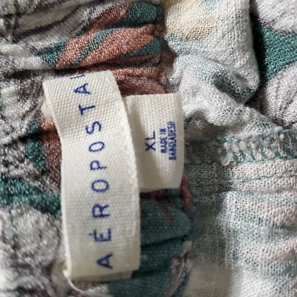 Aeropostale shorts with Elastic back waist and side pockets women's size… - Picture 4 of 4